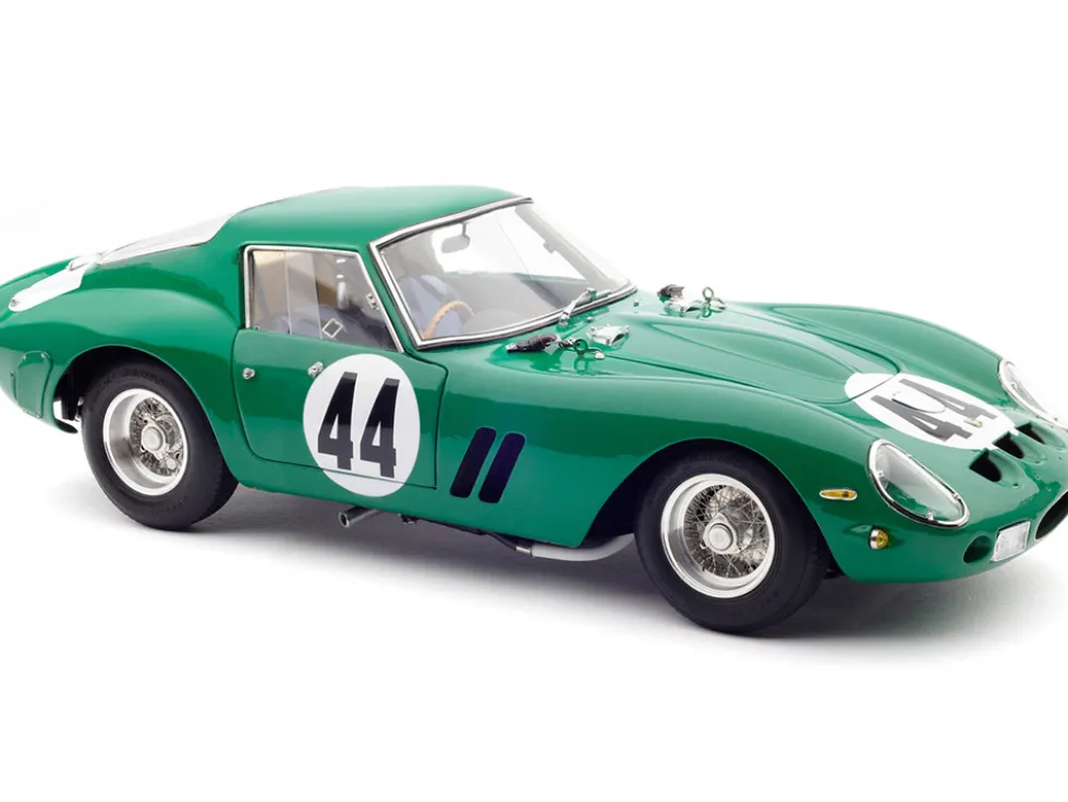 Ferrari 250 GTO #44 David Piper "GP Silverstone" (1963) Limited Edition to 2000 pieces Worldwide 1/18 Diecast Model Car by CMC