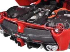 Ferrari Laferrari F70 Red 1/24 Diecast Model Car Bburago 26001