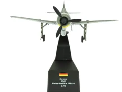 Focke-Wulf Fw 190A-8 Fighter Aircraft "98-Victory Ace Staffelkapitaen Horst Hannig, I./JG 2, Triqueville, France" (1943) German Luftwaffe 1/72 Diecast Model Airplane