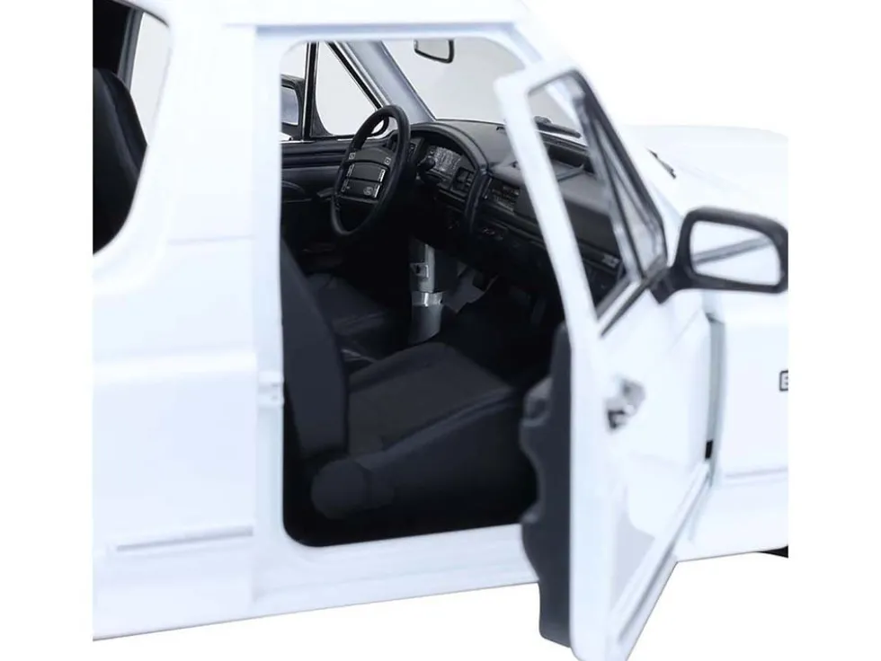 1993 Ford Bronco XLT Oxford White "Artisan Collection" 1/18 Diecast Model Car by Greenlight
