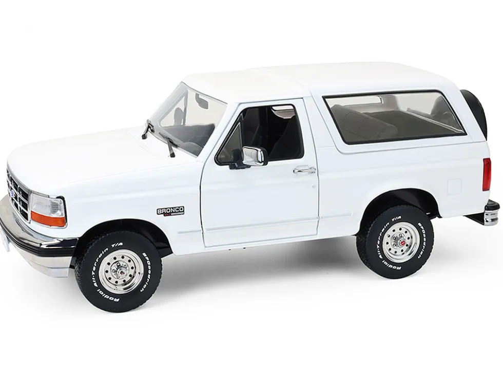 1993 Ford Bronco XLT Oxford White "Artisan Collection" 1/18 Diecast Model Car by Greenlight