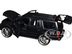 2000 Ford Expedition XLT Black Metallic "Maxx Design" "American Classics" Series 1/24 Diecast Model Car by Motormax