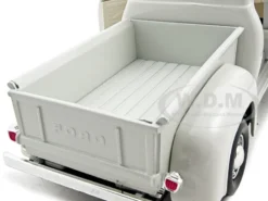 1956 Ford F-100 Pickup White 1/24 Diecast Car Model Motormax 73235