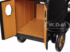 1925 Ford Model T Paddy Wagon Black 1/24 Diecast Model Car Motormax 79316