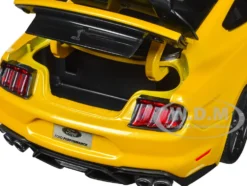 2020 Ford Mustang Shelby GT500 Yellow with Black Top Special Edition 1/18 Diecast Model Car Maisto 31452YL