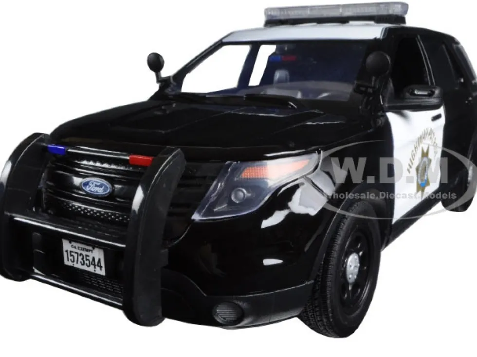 2015 Ford PI Utility Interceptor CHP California Highway Patrol 1/18 Diecast Model Car Motormax 73544