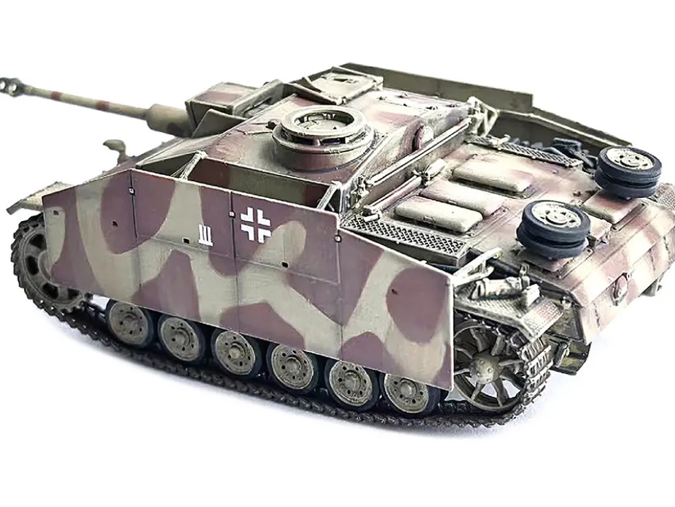 Germany StuG III Ausf. G "Early Production" with Schurzen Tank "Pz.Gren.Div., Totenkopf, Kursk" (1943) "NEO Dragon Armor" Series 1/72 Plastic Model by Dragon Models