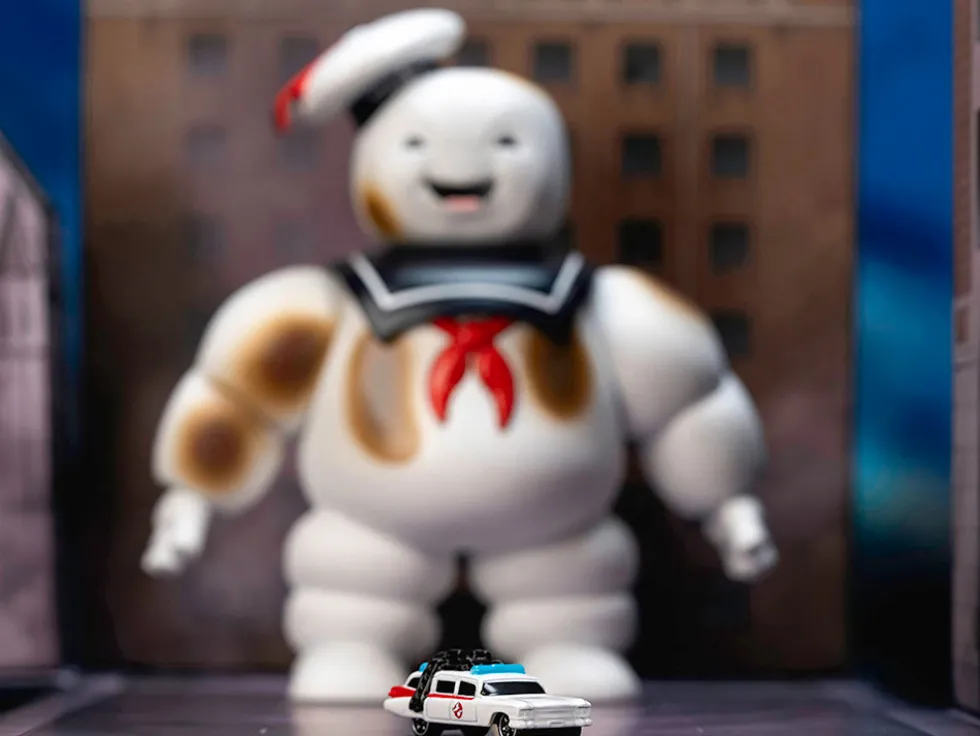 Ghostbusters 6" Stay Puft Marshmallow Man Figure with Nano Ecto-1 Car Diorama Set "Ghostbusters" (1984) Movie "Next Level" Series Model by Jada