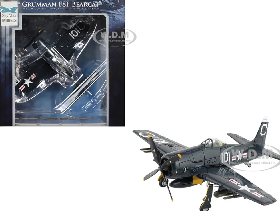 Grumman F8F-2 Bearcats Fighter Aircraft "121717, VF-61 Jolly Rogers" (1949) United States Navy "SkyMax Flying Heroes" Series 1/72 Diecast Model by Hobby Master