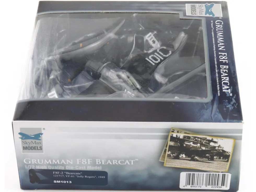 Grumman F8F-2 Bearcats Fighter Aircraft "121717, VF-61 Jolly Rogers" (1949) United States Navy "SkyMax Flying Heroes" Series 1/72 Diecast Model by Hobby Master