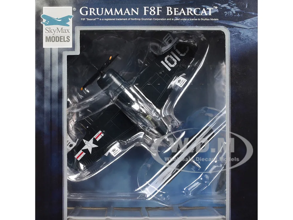 Grumman F8F-2 Bearcats Fighter Aircraft "121717, VF-61 Jolly Rogers" (1949) United States Navy "SkyMax Flying Heroes" Series 1/72 Diecast Model by Hobby Master
