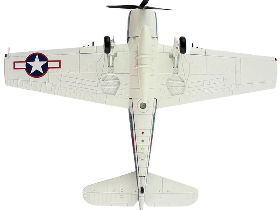 Grumman F6F-3 Hellcat Fighter Aircraft "Ruth-Less, Lt. Oscar Chenoweth, VF-38, Segi Point Airstrip, New Georgia Island" (1943) United States Navy "Air Power Series" 1/72 Diecast Model by Hobby Master