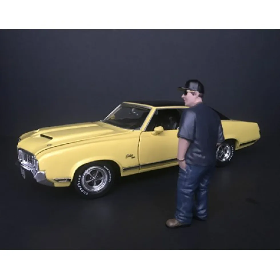 Hanging Out II Juan Figurine 1/18 Scale Models American Diorama 38185