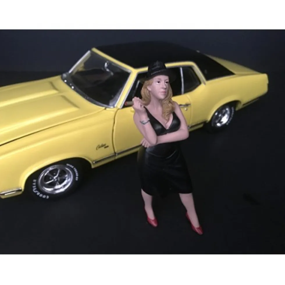 Hanging Out II Patricia Figurine 1/18 Scale Models American Diorama 38186