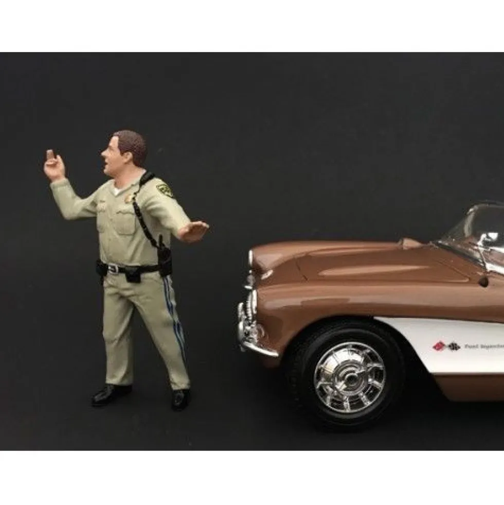 Highway Patrol Officer Directing Traffic Figurine Figure For 1:24 Models American Diorama 77515