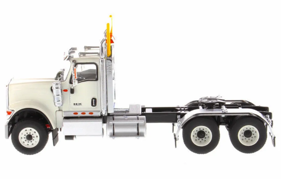 International HX520 Day Cab Tandem Tractor White 1/50 Diecast Model Diecast Masters 71001