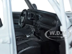 2021 Jeep Gladiator Rubicon Off-Road Pickup Truck White Black Top Off Road Series 1/27 Diecast Model Car Motormax 79145