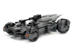 2017 Justice League Batmobile with diecast Batman Figure 1/24 Diecast Model Car Jada 99232