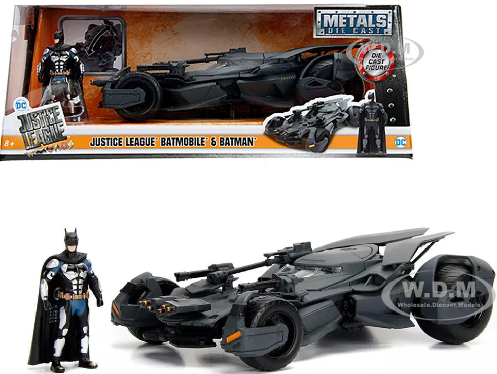 2017 Justice League Batmobile with diecast Batman Figure 1/24 Diecast Model Car Jada 99232