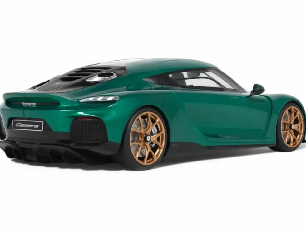 2024 Koenigsegg Gemera Racing Green Metallic 1/18 Model Car by GT Spirit