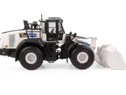 Komatsu WA475-10 Wheel Loader White Limited Edition to 750 pieces Worldwide 1/50 Diecast Model by Universal Hobbies