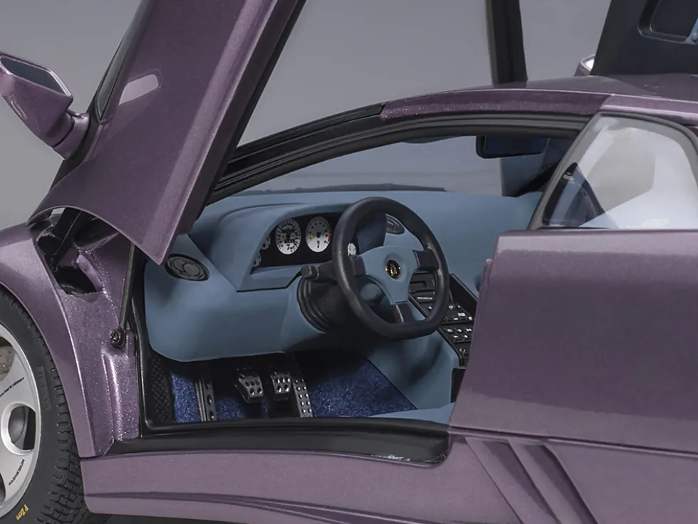 Lamborghini Diablo SE30 Jota Viola SE30 Purple Metallic Blue Interior 1/18 Model Car Autoart 79142