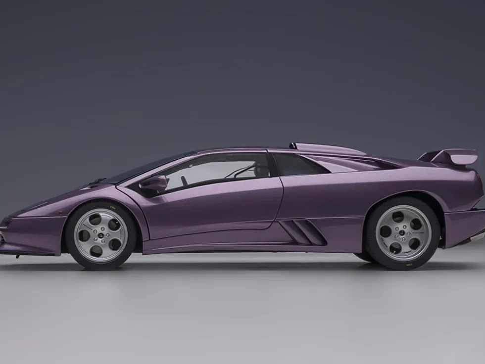 Lamborghini Diablo SE30 Jota Viola SE30 Purple Metallic Blue Interior 1/18 Model Car Autoart 79142
