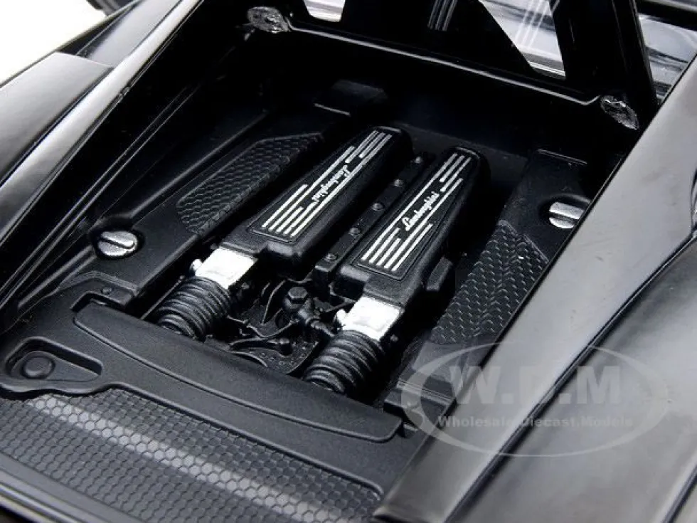 Lamborghini LP 560-4 Black 1/18 Diecast Car Model Motormax 79152