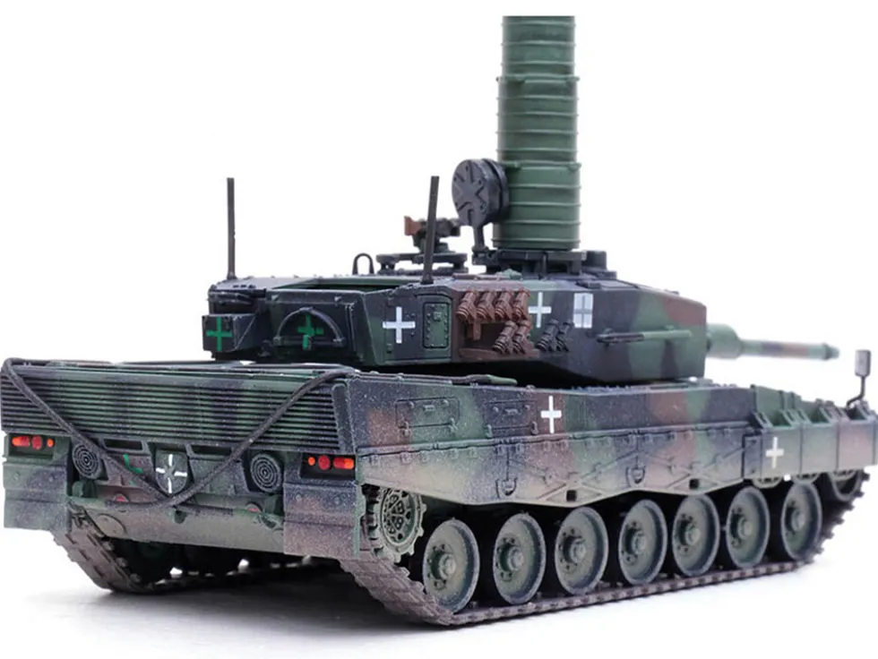 Leopard 2A4 Main Battle Tank with Snorkel "3-Tone Camouflage" Ukrainian Army "Armor Premium" Series 1/72 Diecast Model by Panzerkampf