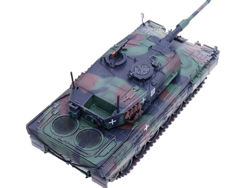 Leopard 2A4 Main Battle Tank with Snorkel "3-Tone Camouflage" Ukrainian Army "Armor Premium" Series 1/72 Diecast Model by Panzerkampf