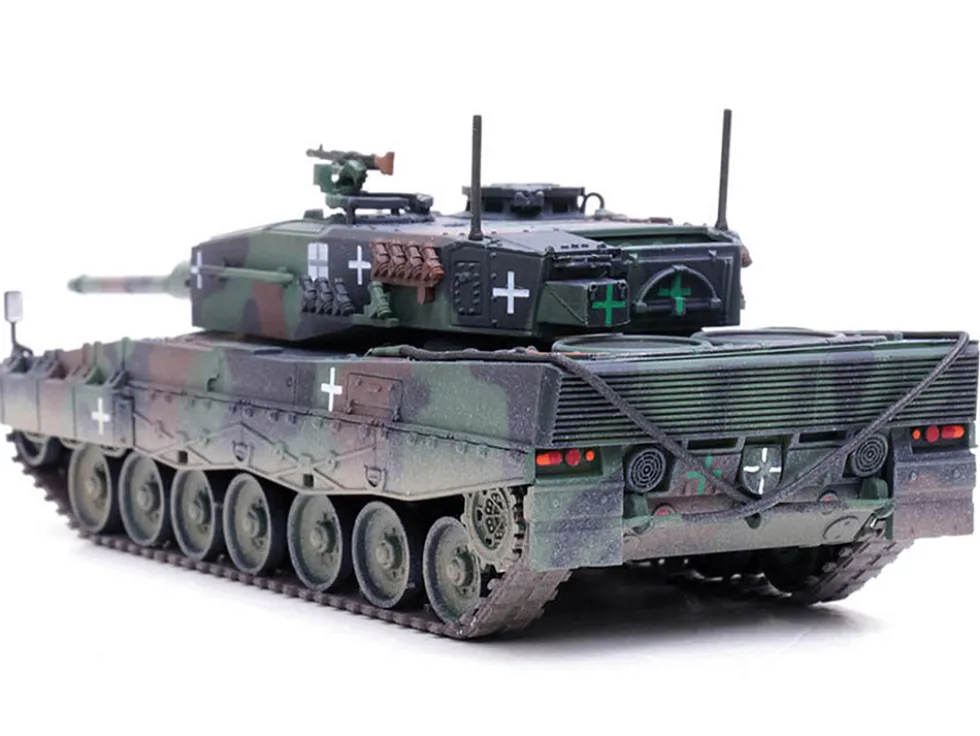 Leopard 2A4 Main Battle Tank with Snorkel "3-Tone Camouflage" Ukrainian Army "Armor Premium" Series 1/72 Diecast Model by Panzerkampf