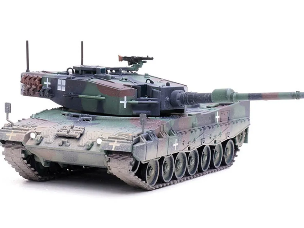 Leopard 2A4 Main Battle Tank with Snorkel "3-Tone Camouflage" Ukrainian Army "Armor Premium" Series 1/72 Diecast Model by Panzerkampf