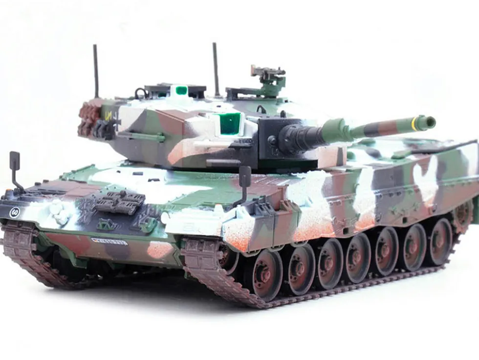 Leopard 2A4 Main Battle Tank with Snorkel "Winter Camouflage" German Army "Armor Premium" Series 1/72 Diecast Model by Panzerkampf