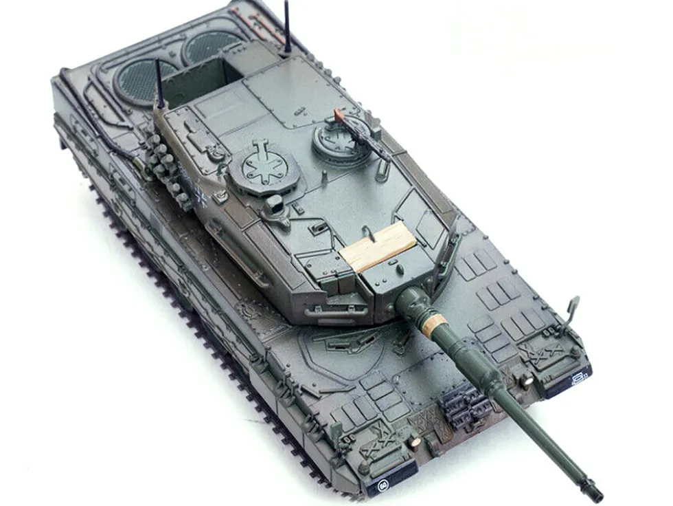 Leopard 2A4 Main Battle Tank with Snorkel "Green Camouflage" German Army "Armor Premium" Series 1/72 Diecast Model by Panzerkampf