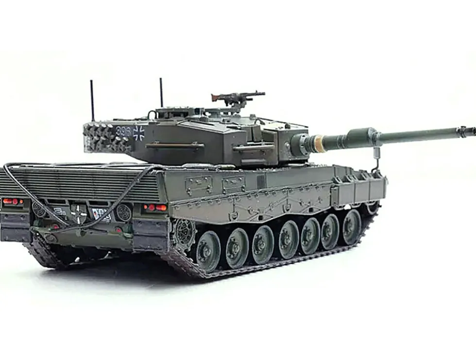 Leopard 2A4 Main Battle Tank with Snorkel "Green Camouflage" German Army "Armor Premium" Series 1/72 Diecast Model by Panzerkampf