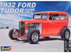 Level 4 Model Kit 1932 Ford Tudor Sedan 2-in-1 Kit 1/25 Scale Model by Revell