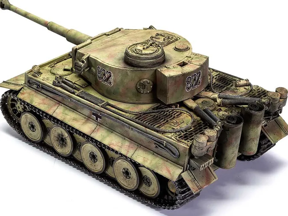 Level 3 Model Kit German Tiger I "Early Version" Tank with 2 Scheme Options 1/35 Plastic Model Kit by Airfix