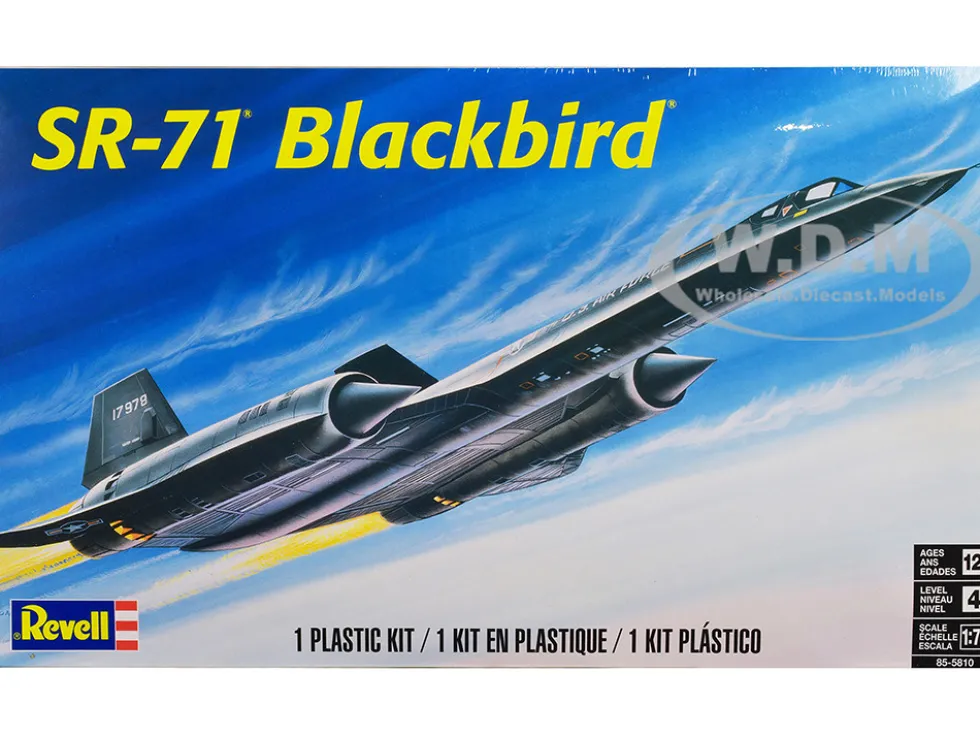 Level 4 Model Kit Lockheed SR 71 Blackbird Reconnaissance Aircraft 1/72 Scale Model Revell 85-5810