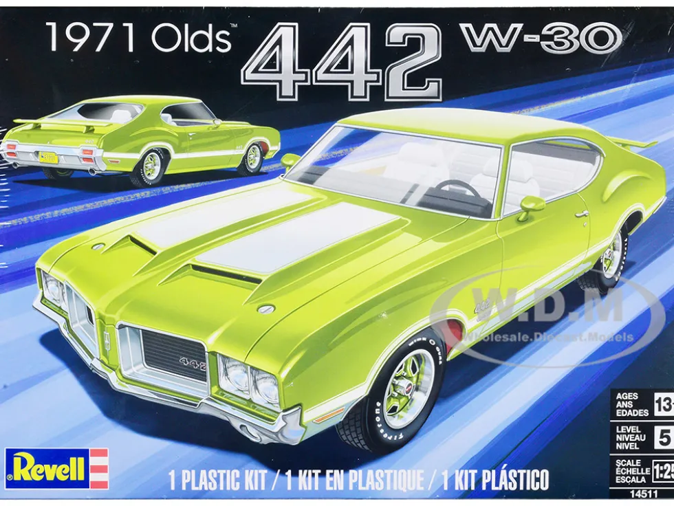 Level 5 Model Kit 1971 Oldsmobile 442 W 30 1/25 Scale Model Revell 14511