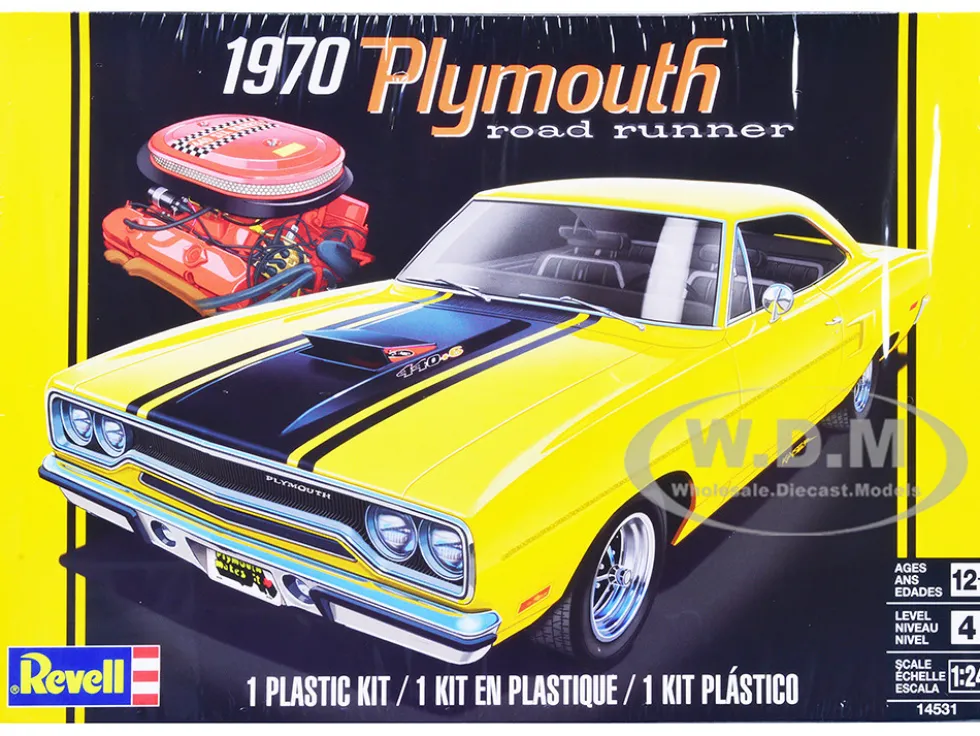 Level 4 Model Kit 1970 Plymouth Road Runner 1/24 Scale Model Revell 14531