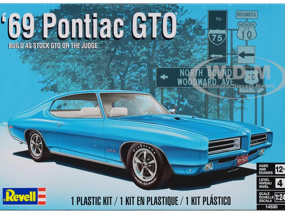 Level 4 Model Kit 1969 Pontiac GTO 2 in 1 Kit 1/24 Scale Model Revell 14530