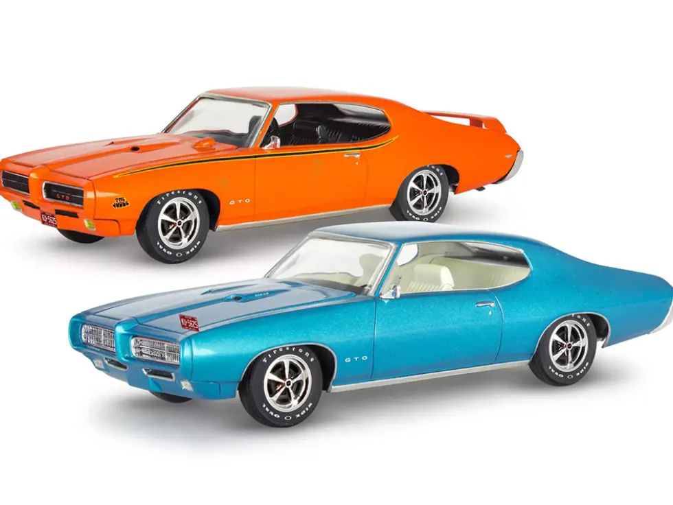 Level 4 Model Kit 1969 Pontiac GTO 2 in 1 Kit 1/24 Scale Model Revell 14530