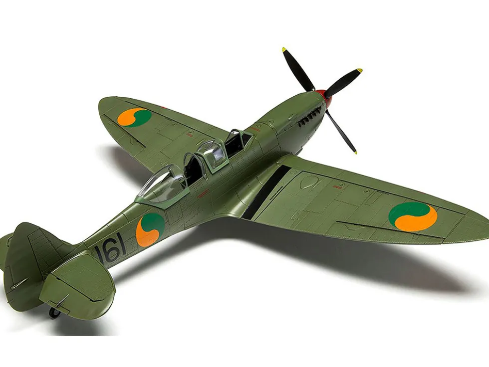 Level 2 Model Kit Supermarine Spitfire Tr.9 Fighter Aircraft with 2 Scheme Options 1/48 Plastic Model Kit by Airfix