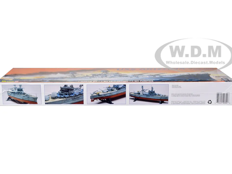 Level 4 Model Kit USS Arizona Pacific Fleet Battleship Memorial to the Tragedy of Pearl Harbor 1/426 Scale Model Revell 85-0302