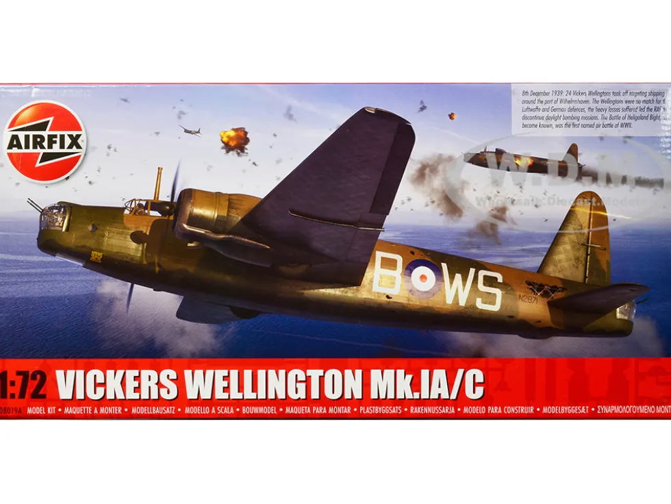 Level 3 Model Kit Vickers Wellington Mk IA C Bomber Aircraft with 2 Scheme Options 1/72 Plastic Model Kit Airfix A08019A
