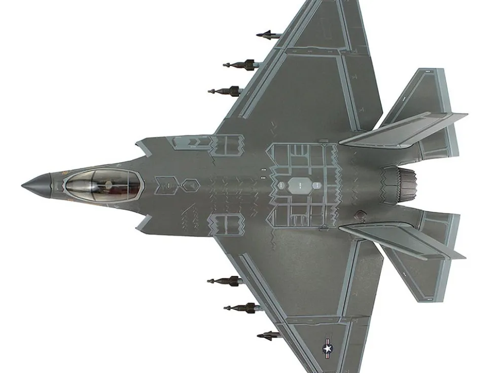 Lockheed F-35C Lightning II Aircraft "VMFA-251" (2024) United States Marine Corps "Air Power Series" 1/72 Diecast Model by Hobby Master