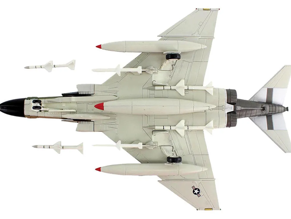 McDonnell Douglas EF-4C Wild Weasel Fighter-Bomber Aircraft "64-0840, 67th TFS, Korat RTAFB, Super Cocks Swiss Samilar" (1971) United States Air Force "Air Power Series" 1/72 Diecast Model by Hobby Master