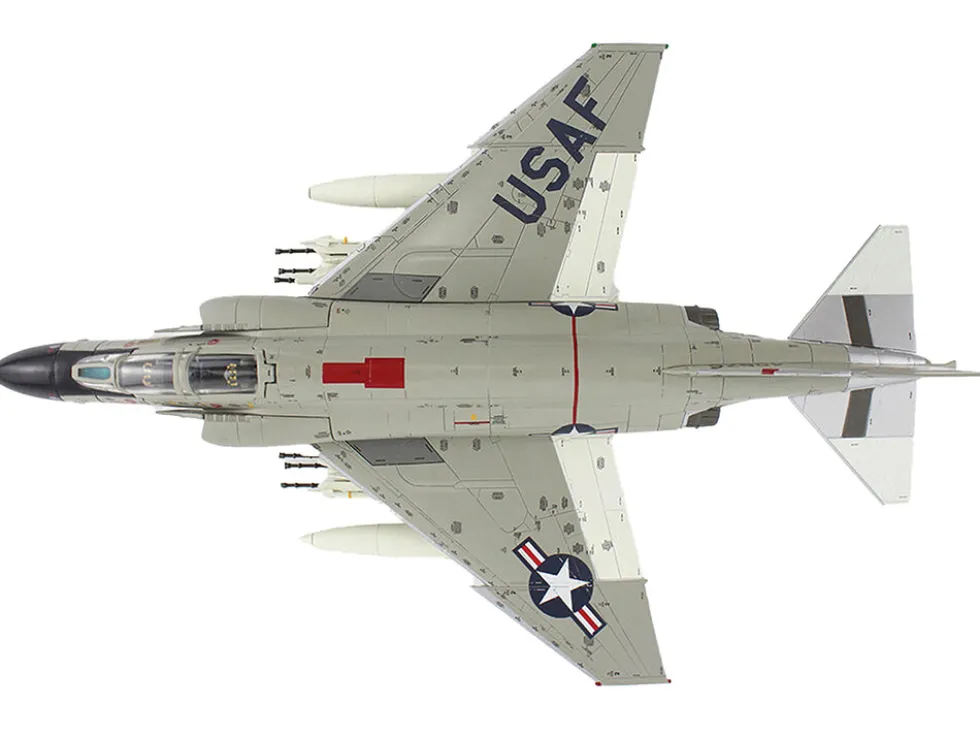 McDonnell Douglas F-4C Phantom II Fighter-Bomber Aircraft "45th TFS, Ubon, Thailand" (1965) United States Air Force "Air Power Series" 1/72 Diecast Model by Hobby Master