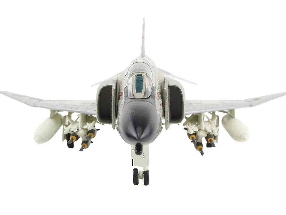 McDonnell Douglas F-4C Phantom II Fighter-Bomber Aircraft "45th TFS, Ubon, Thailand" (1965) United States Air Force "Air Power Series" 1/72 Diecast Model by Hobby Master