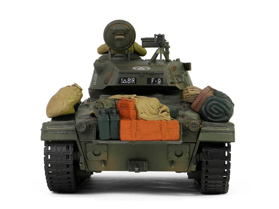 M24 Chaffee Light Tank "8th Armored Division, 36th Tank Batallion, Rheinberg, Germany, World War II" (1945) United States Army "Armoured Fighting Vehicle" Series 1/32 Diecast Model by Forces of Valor